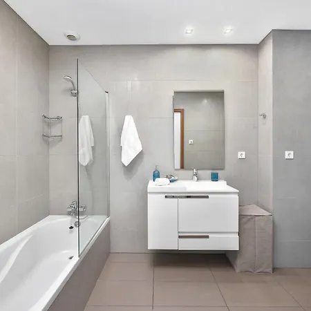 Stunning Seaside With Pool & Garden Appartement