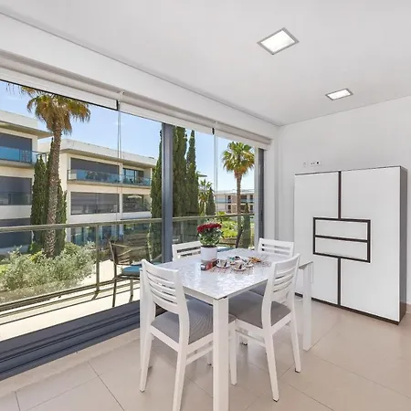 Stunning Seaside With Pool & Garden * Quarteira