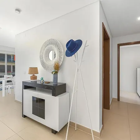 Appartement Stunning Seaside With Pool & Garden