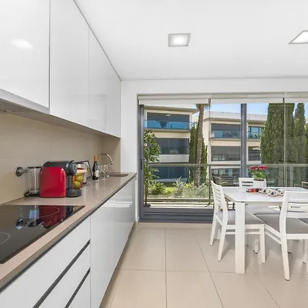Stunning Seaside With Pool & Garden Quarteira