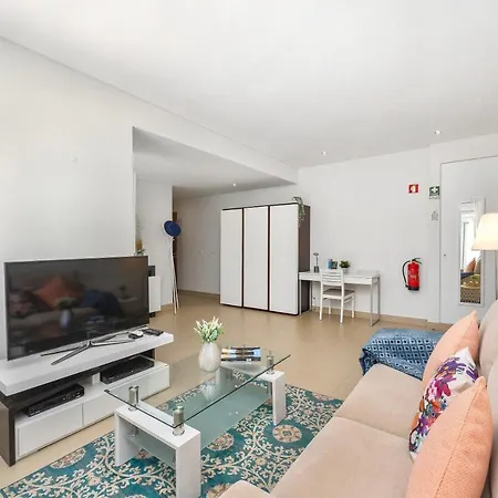 Διαμέρισμα Stunning Seaside With Pool & Garden Quarteira