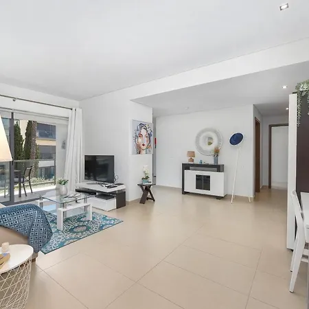 Διαμέρισμα Stunning Seaside With Pool & Garden *