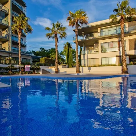 Stunning Seaside With Pool & Garden *