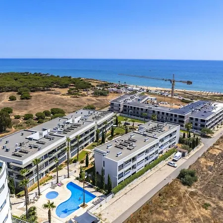 Stunning Seaside With Pool & Garden Quarteira
